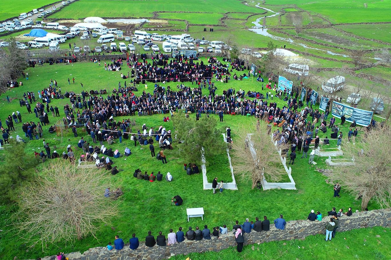 "Karacadağ şehidleri" kabirleri başında anıldı "Karacadağ şehidleri" kabirleri başında anıldı